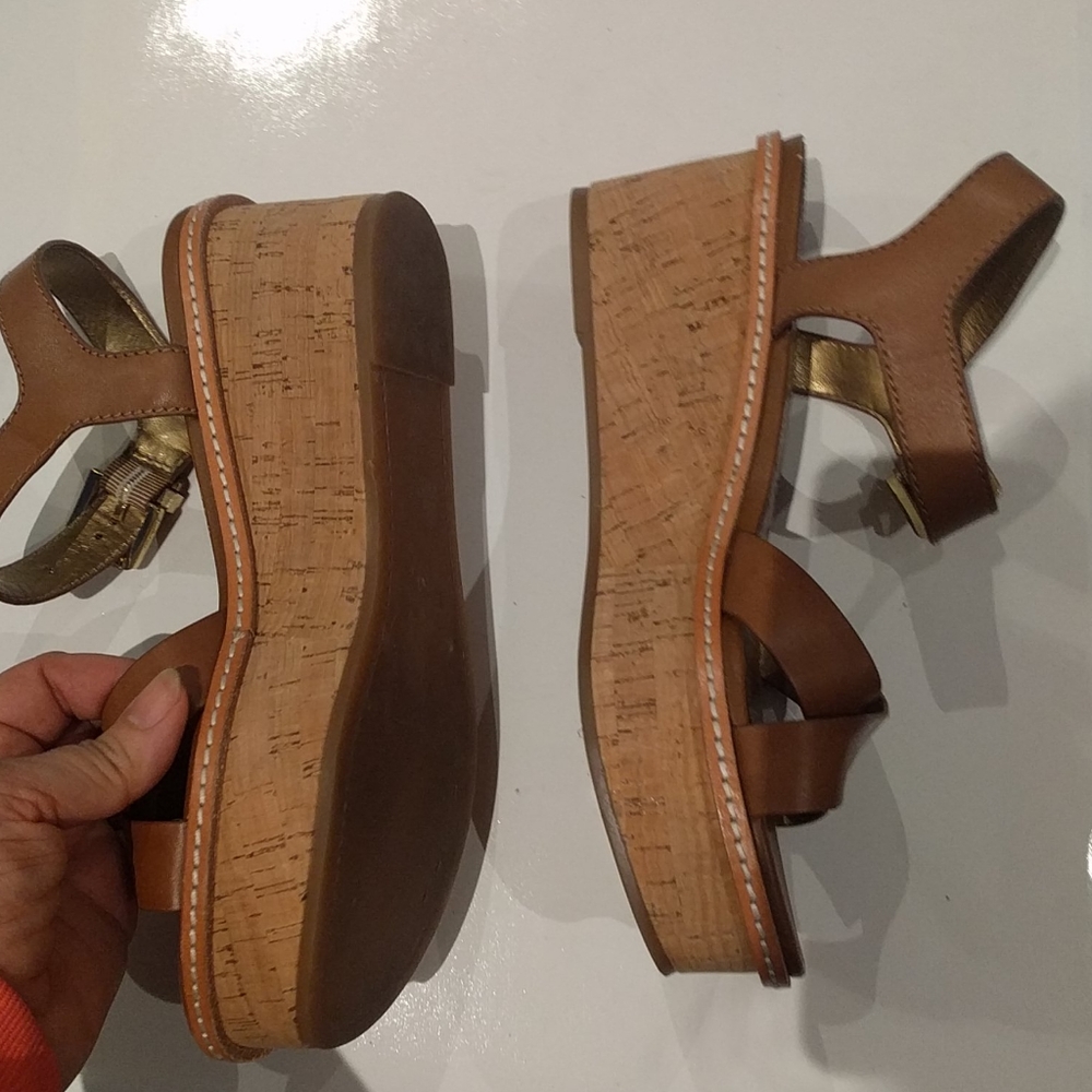 Sam Edelman Tan Leather Cross-Strap Sandals with Gold Buckles - Picture 8 of 12